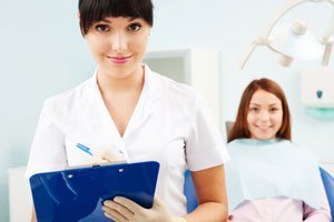 Dentalassistentin: eine klassische Ausbildung für Mädchen.