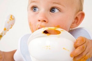 Zu viel Zucker in Babynahrung