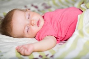 Ihr Baby, 4,5 Monate alt: So kann Ihr Baby das Durchschlafen lernen