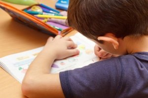 Homeschooling: Wie Kinder zu Hause lernen