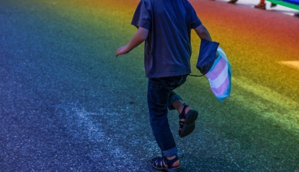 Transgender Kinder und ihre Eltern erhalten bei einem Schweizer Netzwerk Unterstützung.