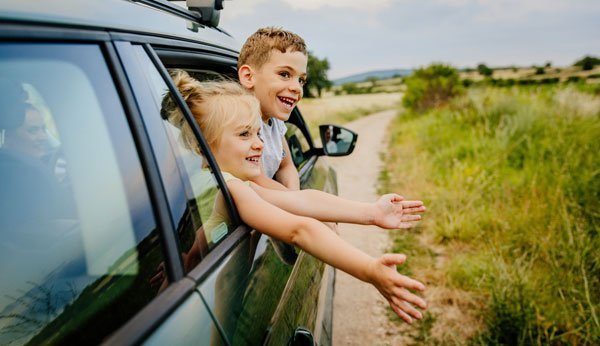 Reisen mit Kindern im Auto