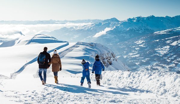 Winterwanderungen machen auch mit Kinder Spass, wenn man die richtigen Wege kennt. Sieben Tipps für Familien.